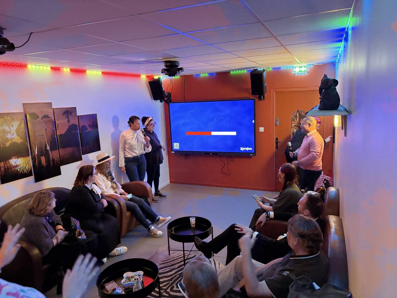 Karaoké à Douai pour votre CSE : la sortie collègues qui fait l'unanimité